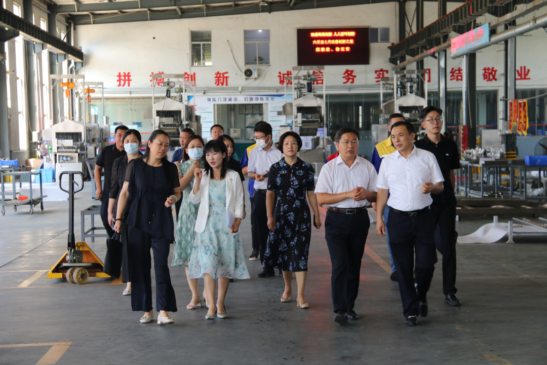 莱西市人大常委会副主任王志强一行莅临锐智调研考察